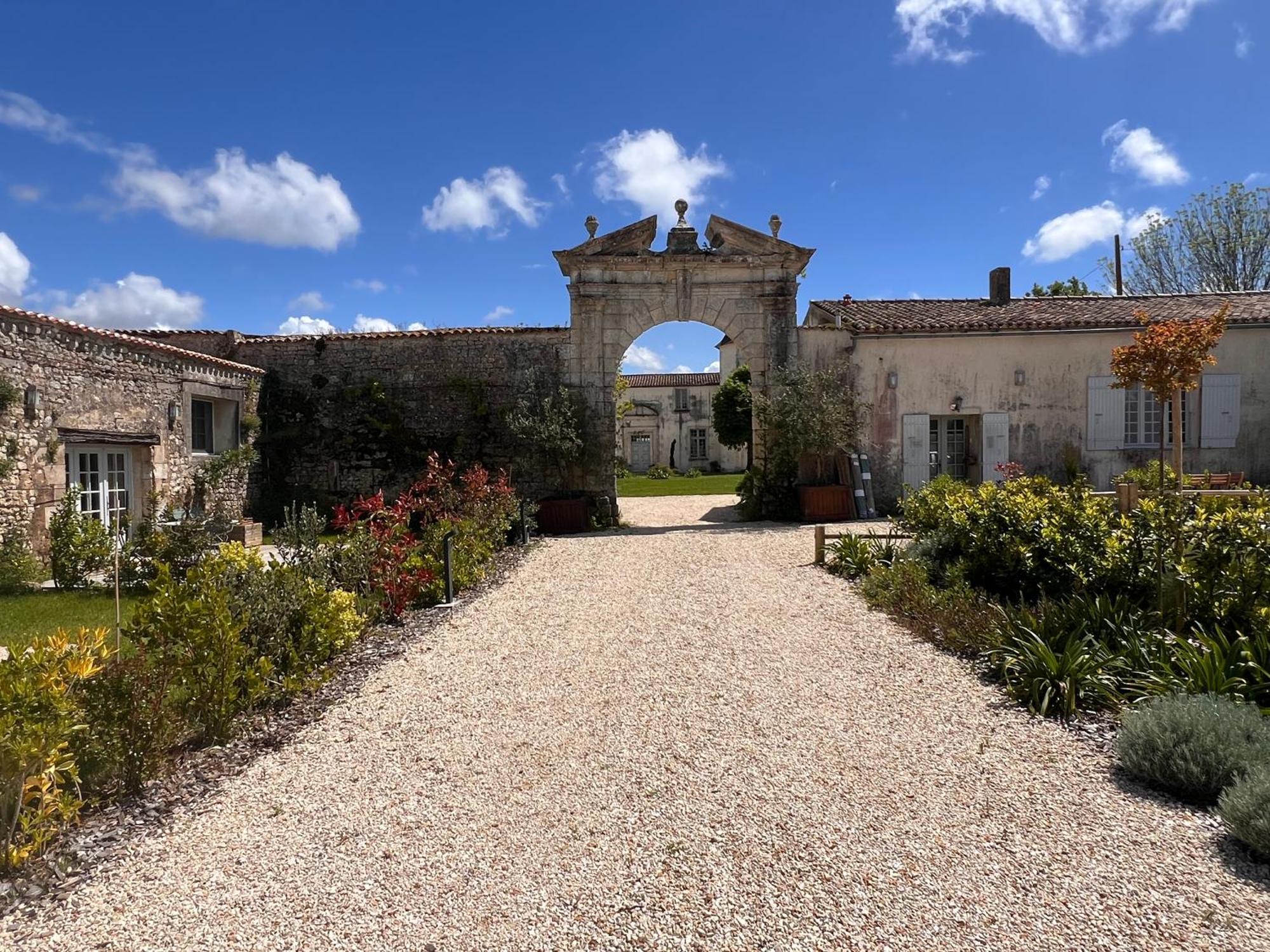 Chateau De Feusse Saint-Just-Luzac 외부 사진